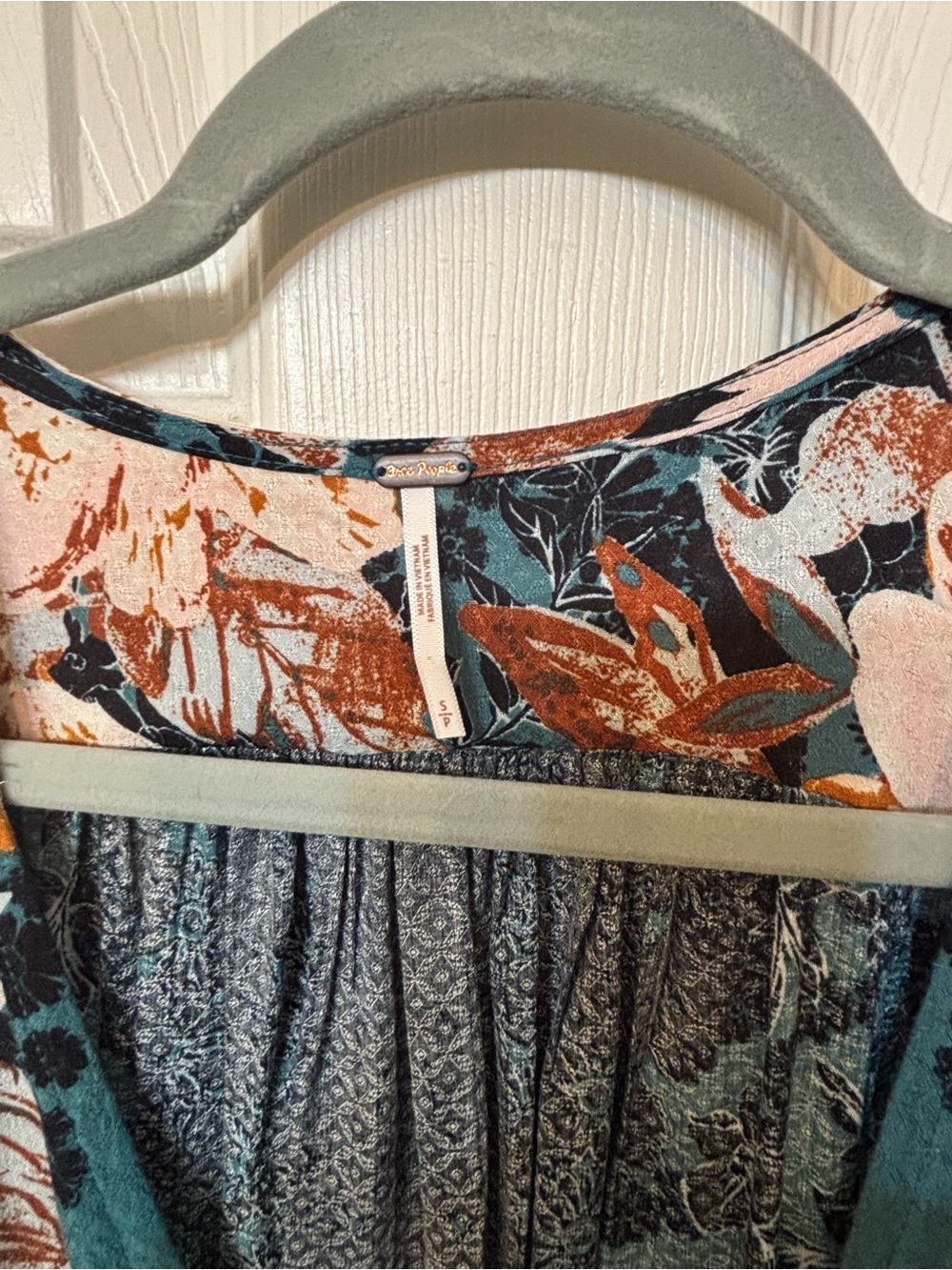 Free People Teal Floral Plunge Button-Down Top - Picture 7 of 7